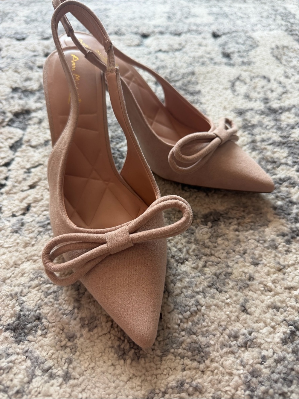 Pointed Toe Slingback Bow Pumps - Nude/Beige